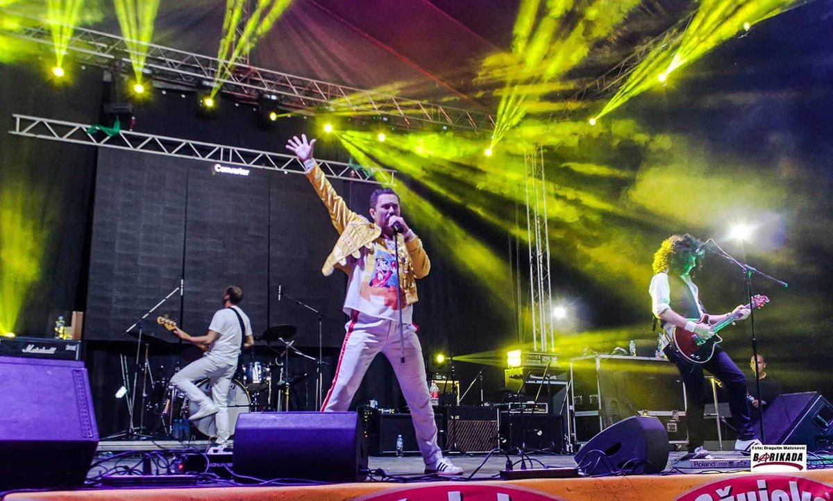 queenrealband's tweet photo. #queenrealtribute #queentribute #queenband #FreddieMercury #brianmay #rogertaylor #johndeacon #showtime #live #concert https://t.co/DoiB9qZhdl
