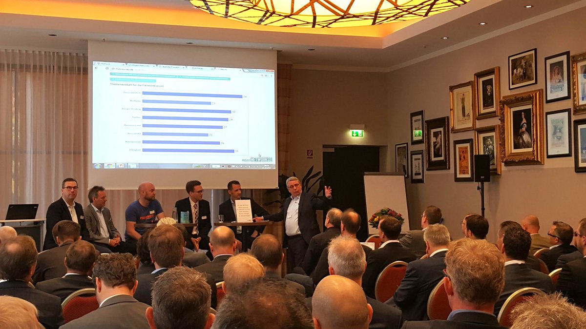 Mit der Podiumsdiskussion zu #Innovationsmanagement startet der #Strategiegipfel #IT &amp; Information Management in #Berlin.