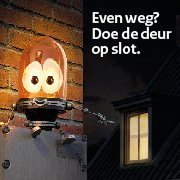 Woninginbraak's tweet photo. Wees alert op inbrekers. De #donkeredagen zijn begonnen. Weet wat er speelt in de wijk en ken jouw wijkagent: https://t.co/yvDpRQQfeV https://t.co/hmxH1PBxli