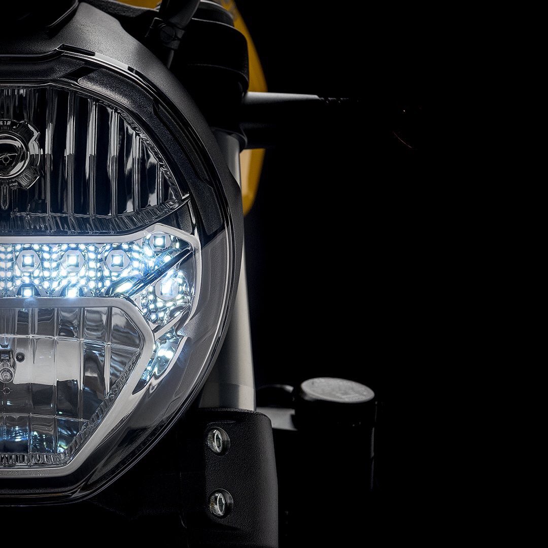 BikeBuyerIndia's tweet photo. The 821 is inspired by the famous Monster 900, whose 25th anniversary is celebrated this year #Ducati #Monster821 #Monster900 #iridemonster https://t.co/dBiynGiF2A
