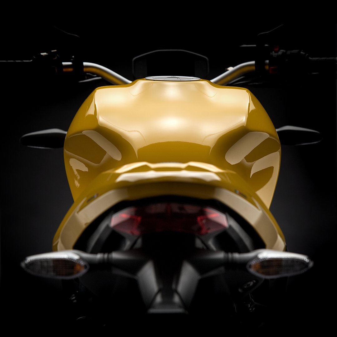 BikeBuyerIndia's tweet photo. The 821 is inspired by the famous Monster 900, whose 25th anniversary is celebrated this year #Ducati #Monster821 #Monster900 #iridemonster https://t.co/dBiynGiF2A