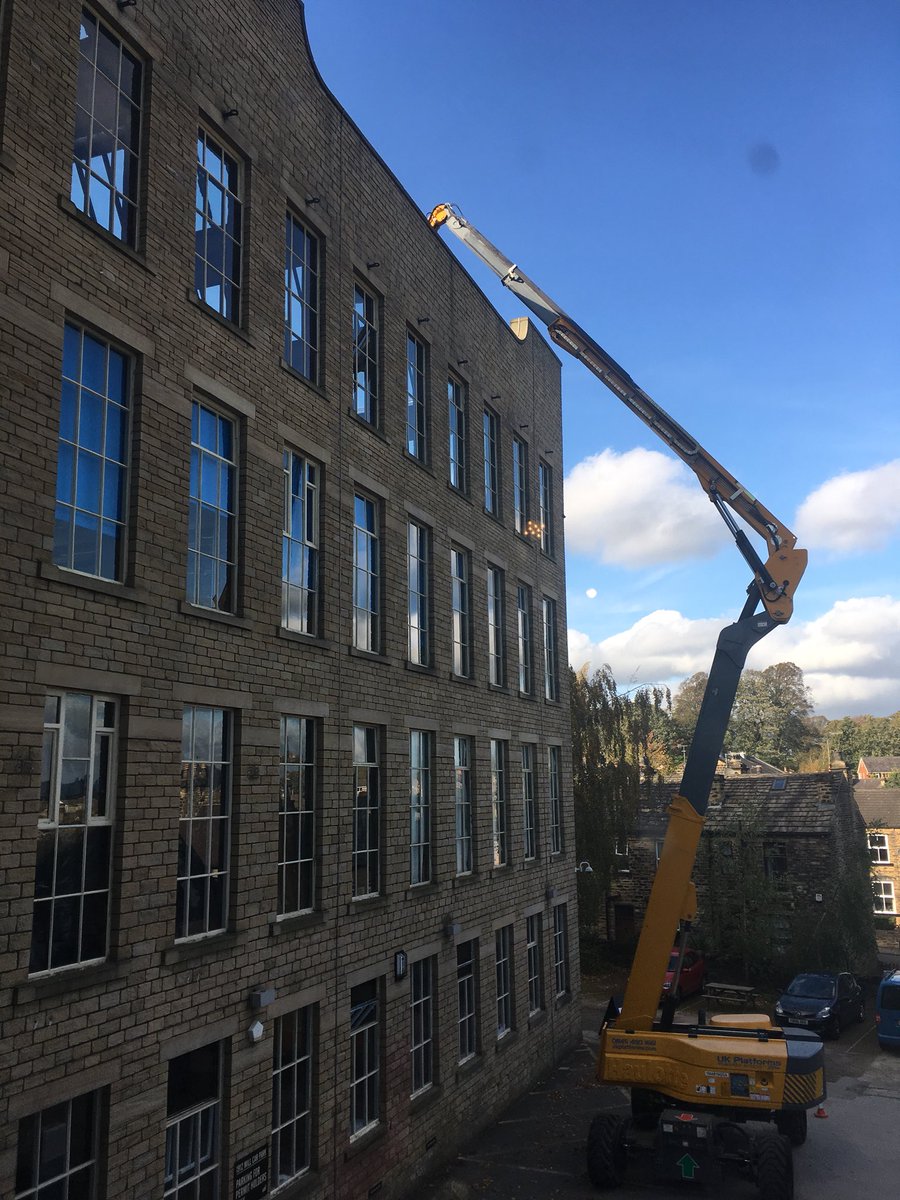ade_robertson's tweet photo. You would not get me up there! #farsley @ukplatforms @sunnybankmills https://t.co/Yj6t9UighU
