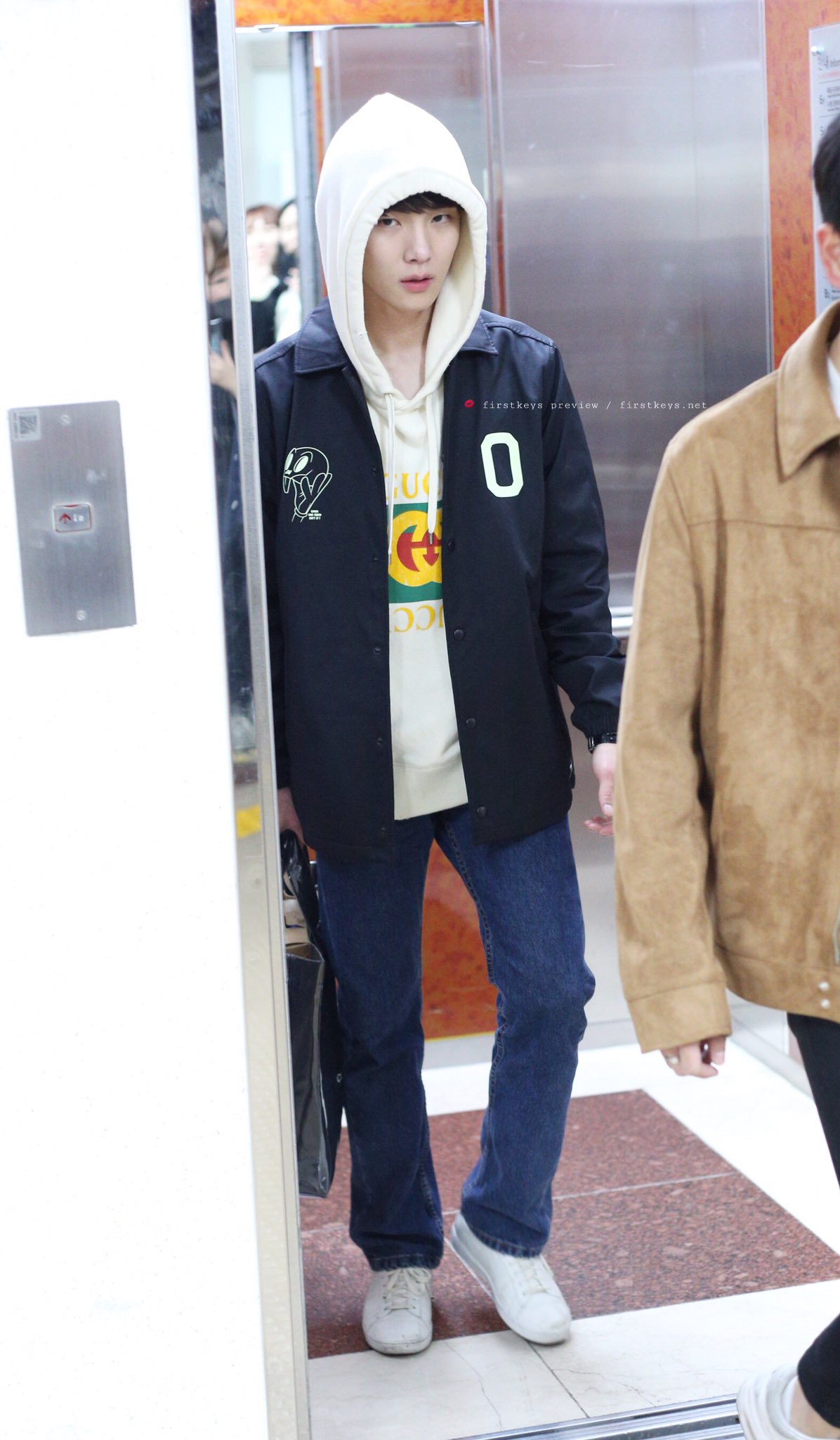 DMV-HvVUIAU3blw.jpg:large