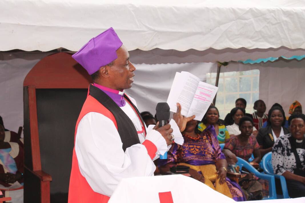 kizzabesigye1's tweet photo. Religious leaders provide voice to the voiceless! DEFENDING OUR CONSTITUTION. Leadership against INJUSTICE. @irc_uganda @Parliament_UG @cnni https://t.co/Nn0cLKy39d
