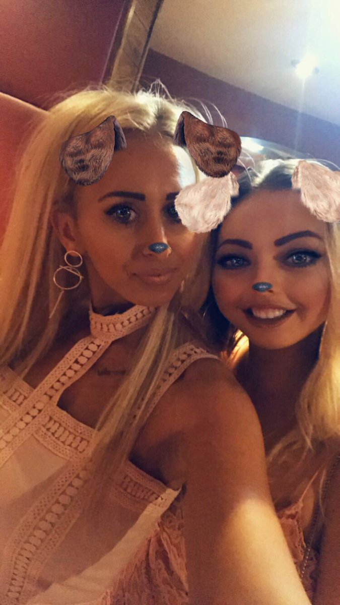 leanner1991's tweet photo. She my bestie bestie 😍💗 #MyGirl #SoulSister #MyBestie 👭 https://t.co/trWVuI03xb