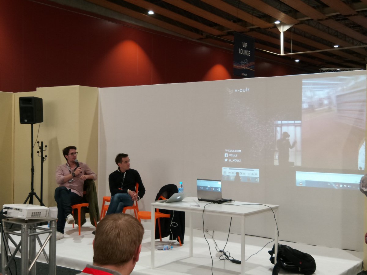 _vcult's tweet photo. Convaincus par la présentation de @gauthiertom sur les enjeux #VR pour le #retail ? Venez tester nos démos sur le #ConnectedBar ! #conext https://t.co/jrfcEOY0Rn
