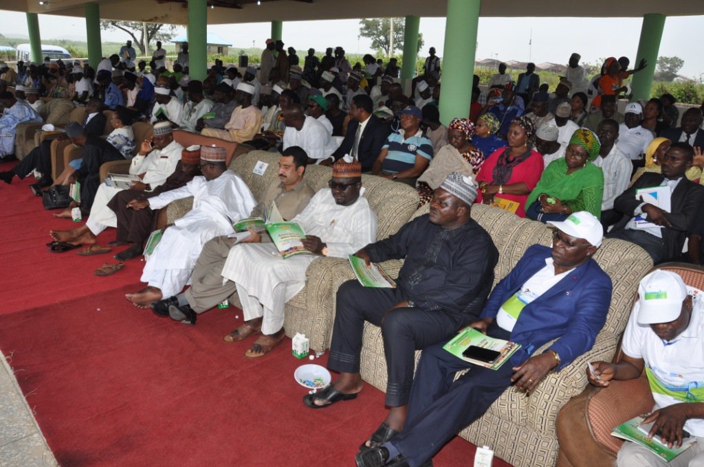 FmardNg's tweet photo. HIGHLIGHTS: Stakeholders in Agric sector from all over Nigeria converge at #WorldFoodDay 'Agric Show' holding at KM 28, Abuja-Keffi  Road. https://t.co/psgVs4wdV6