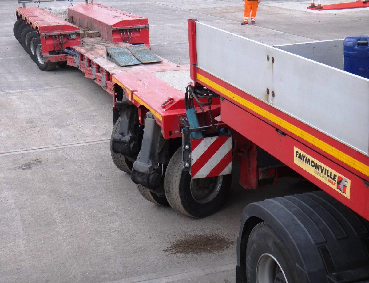 PlanetCranes's tweet photo. WOW - #lowbed #trailer #forsale
#faymonville 2+5 available
#usedtrailersforsale
https://t.co/M9O4iFcsIF
#wearelive #buyheavyequipment https://t.co/o8r6lj2962