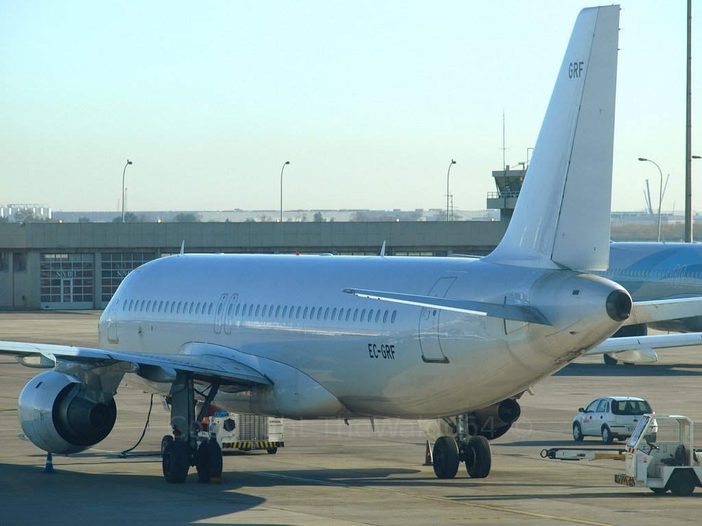 TheWaldo64's tweet photo. EC-GRF (Barcelona #LEBL BCN) #Clickair #A320-211, January 12th 2009. https://t.co/JmmHGrQbqk