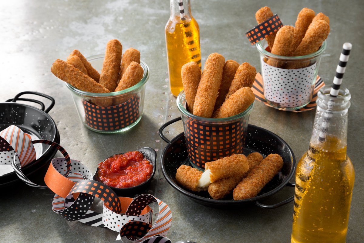 RecipeForPerfec's tweet photo. Hosting a Halloween party? @FarmRichSnacks are scary good.😉
https://t.co/P1nJg0mNWr #RealLifeScaryGood #ad https://t.co/YU66wub3dq