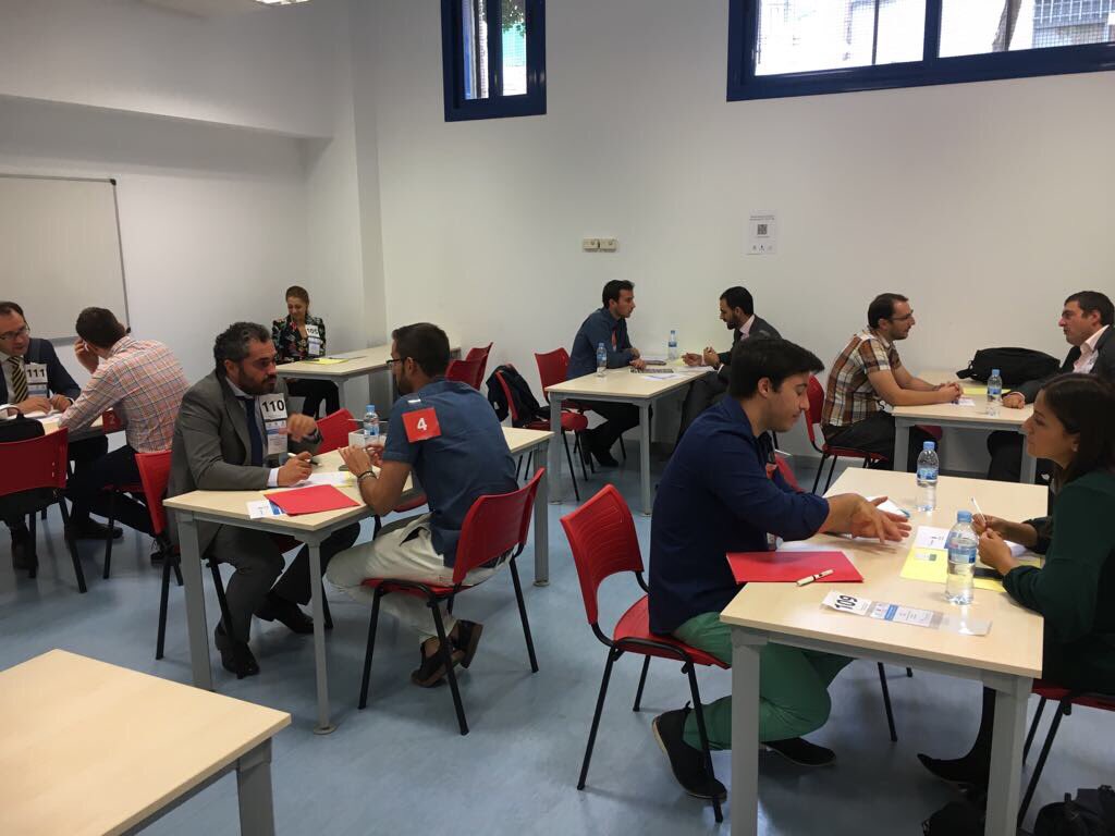 gettingcontacts's tweet photo. Nos encanta ver que los asistentes a los #gettingcontacts! sacan provecho de la experiencia. Muchas gracias @AICAempresarios por la organización y @ALCBDS_Ayto @KeiretsuSpain por el apoyo #AlcobendasTech2017 #networkingrentable https://t.co/B6tKO19YeL
