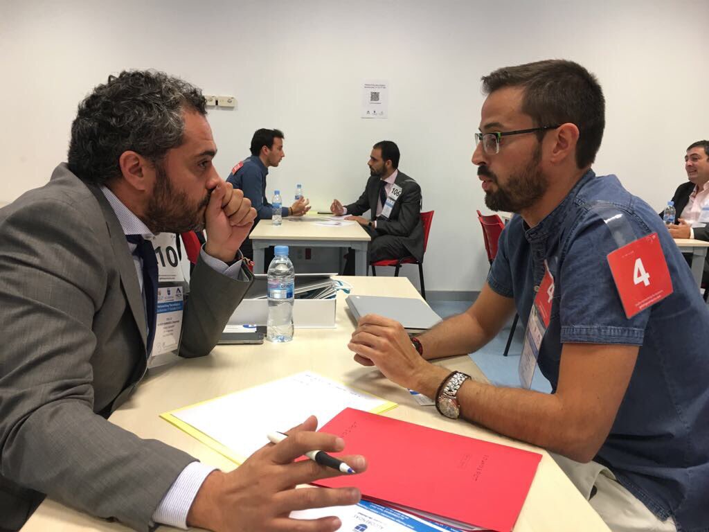 gettingcontacts's tweet photo. Nos encanta ver que los asistentes a los #gettingcontacts! sacan provecho de la experiencia. Muchas gracias @AICAempresarios por la organización y @ALCBDS_Ayto @KeiretsuSpain por el apoyo #AlcobendasTech2017 #networkingrentable https://t.co/B6tKO19YeL