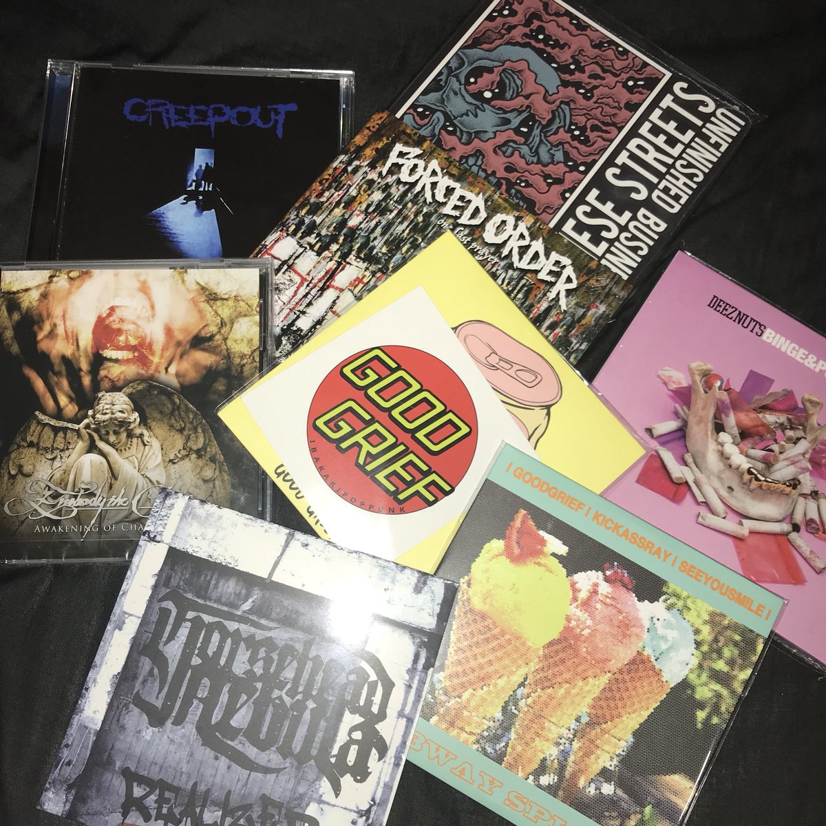 sakito____'s tweet photo. お取り込み。めちゃ買った💸
 #DEEZNUTS
 #FORCEDORDER
 #THESESTREETS
 #CREEPOUT
 #HORSEHEADNEBULA
 #GOODGRIEF
 #SEEYOUSMILE
 #KICKASSRAY
 #EMBODYTHECHAOS https://t.co/kAJQTrq75B