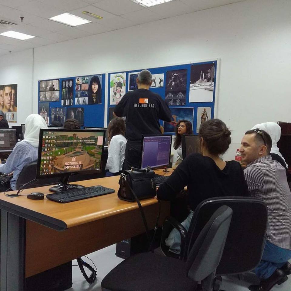 Pixelhunters1's tweet image. Our team in action in a 3D design classes at @aueae . How to bridge the gap between university &amp;amp; industry? #Pixelhunters #3DClass #AUE