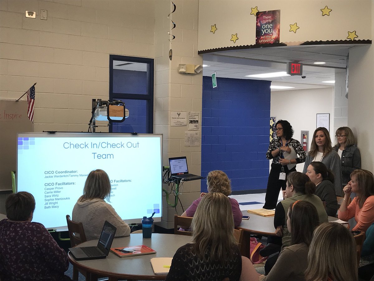 Bighollowelem's tweet photo. Excited to start #checkincheckout with our students for extra 💕positive behavior reinforcement! #pbis #specificpraise #cico https://t.co/8pEy3JhkRV