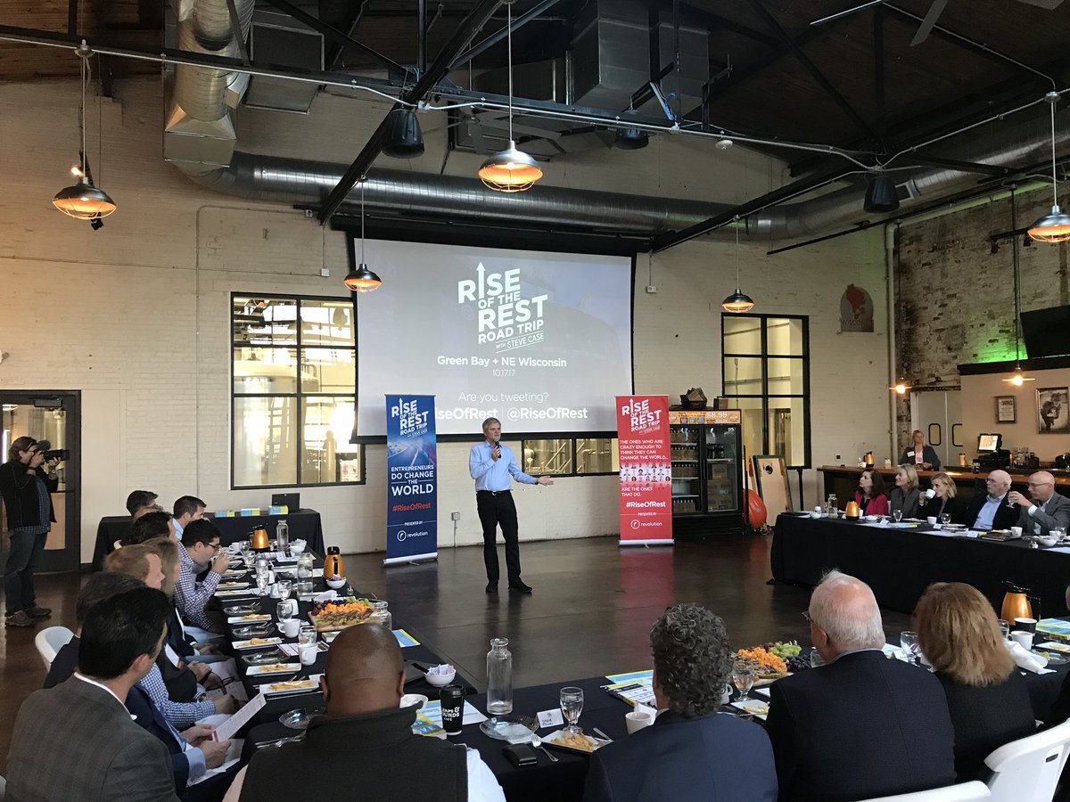 RiseOfRest's tweet photo. “If you want to grow your community, you have to back #startups,” says @SteveCase during breakfast in #GreenBay. #RiseOfRest #ROTR6 🚌 https://t.co/nw7INpNJEy