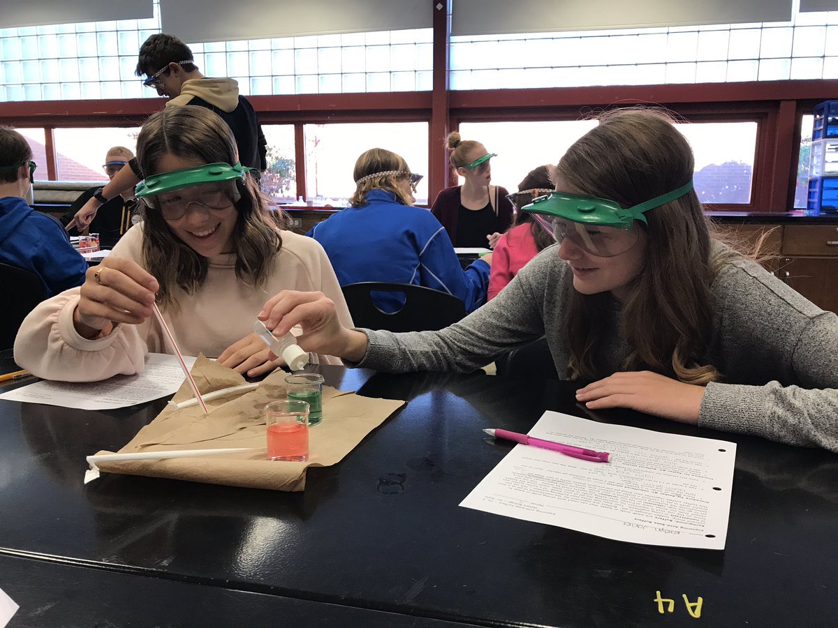 DoctorGalloNA's tweet photo. Investigating buffers and their role in homeostasis. #nasdlearns @NaiTigers https://t.co/Q8564JptVz
