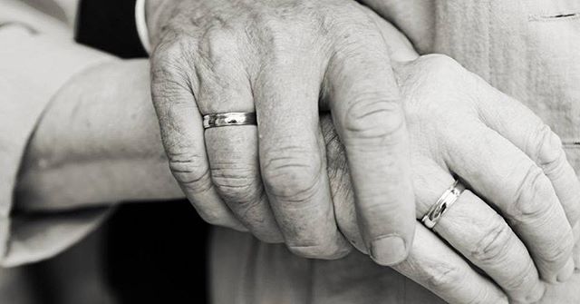 When the time comes to ask the love of your life, let the #TracyZellerJewelry experts help you pick the perfect engagement ring! ❤️
