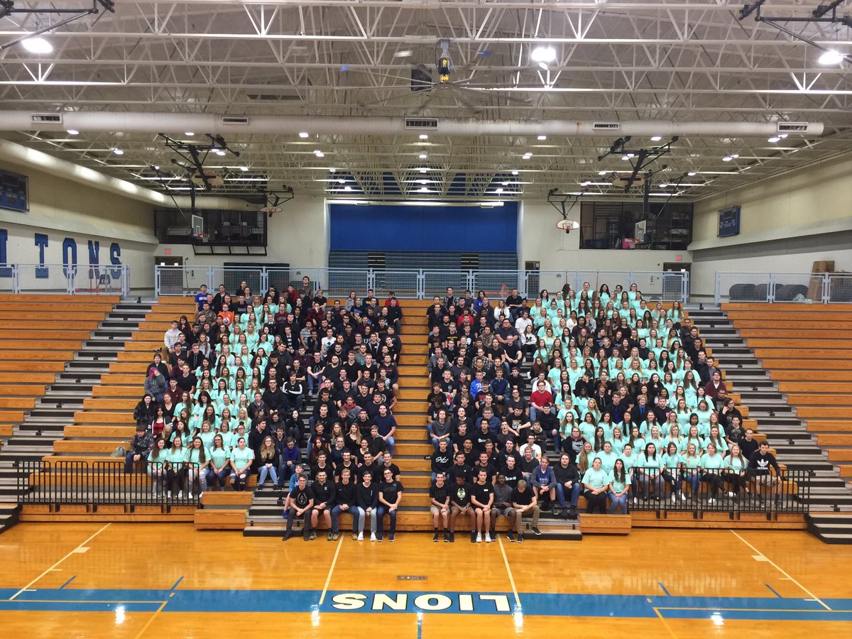 RussellSnell1's tweet photo. NHS Class of 2018
Thanks Wagner Portraits#lionpride  @WagnerPortraits https://t.co/UaUNioemtr
