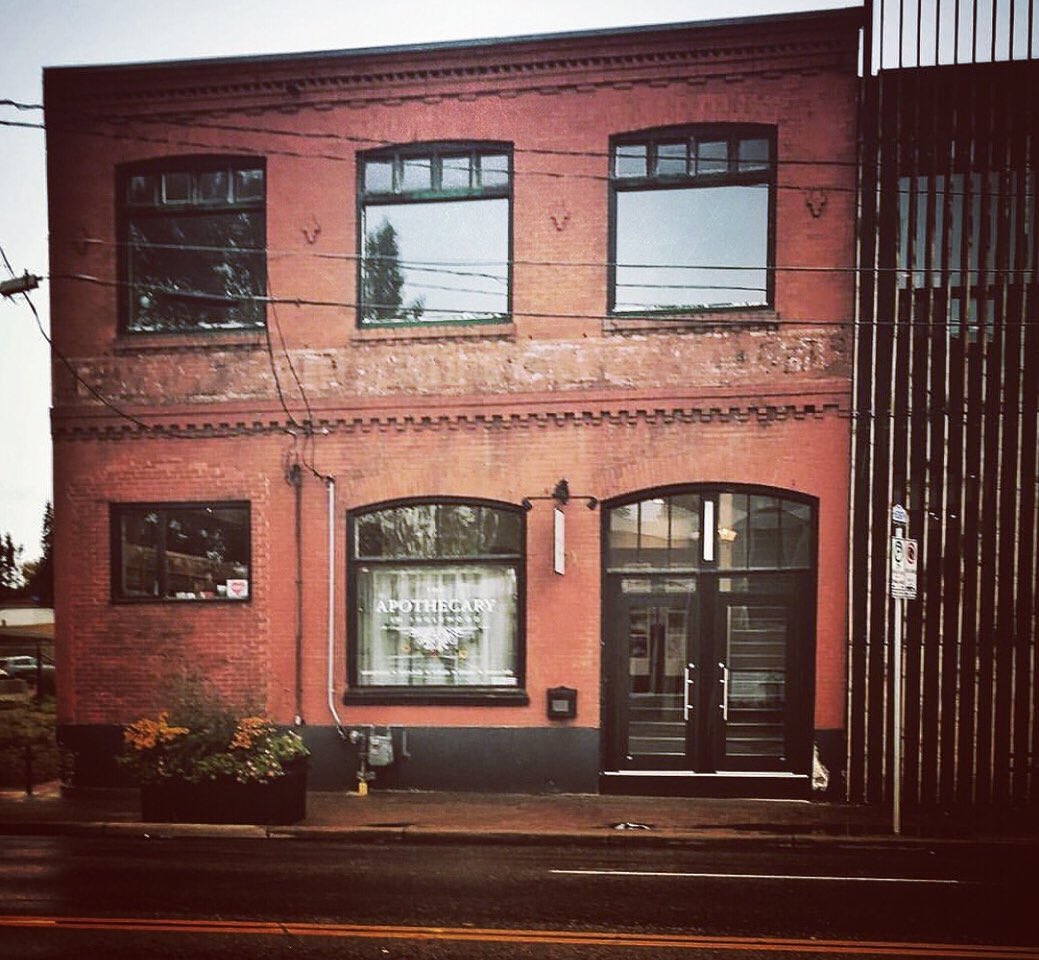 ryanmurphyinc's tweet photo. After &amp; Before of new doors &amp; paint at the Apothecary in Inglewood. ✔️ 
#Construction #LoveWhatYouDo #Community #Construction #TeamWork #YYC https://t.co/aoRh82WNGC