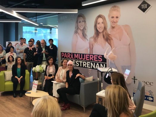CarrefourGroup's tweet photo. 🇪🇸@CarrefourES launched a post-surgery bra to support women who have undergone breast cancer surgery w/@aecc_es https://t.co/SfH5Ie8NNC #Tex https://t.co/qgWenU1676