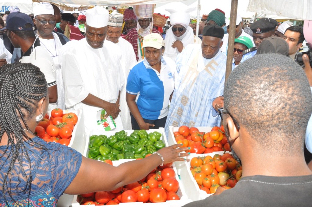 FmardNg's tweet photo. PHOTOS: Exhibition of Farm Produce and Agricultural Machinery at the Nigeria's 2017 #WorldFoodDay 'Agricultural Show' https://t.co/PzT9yZsxDb