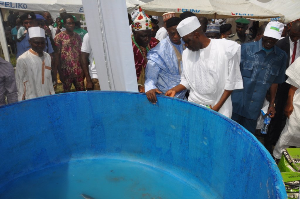 FmardNg's tweet photo. PHOTOS: Exhibition of Farm Produce and Agricultural Machinery at the Nigeria's 2017 #WorldFoodDay 'Agricultural Show' https://t.co/PzT9yZsxDb