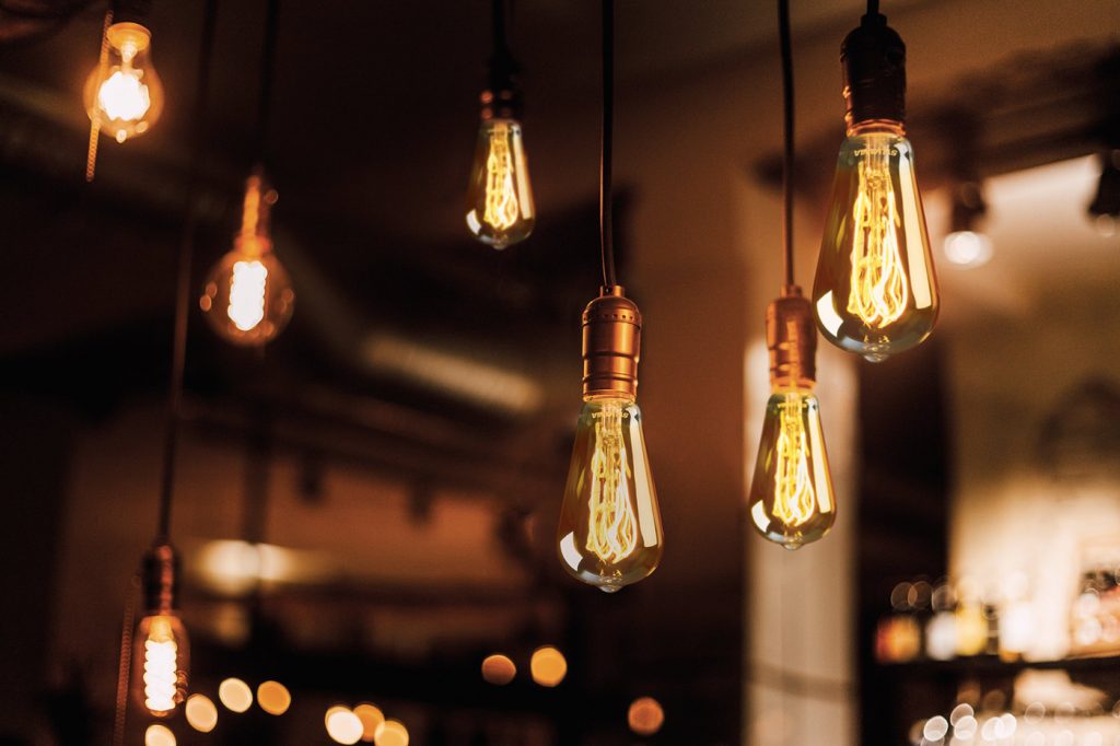 AmeliorerChMoi's tweet photo. ToLEDo Vintage : quand les LED se font déco https://t.co/klKU76MvEr https://t.co/BpZmVr6JpB