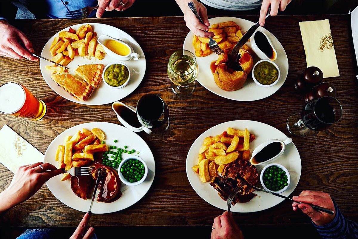 Kingfisher_pub's tweet photo. It's #PieTuesday Buy any one of our pies and get another one on us! #PiePals #GetRichOrPieTrying #BeautyIsInThePieOfTheBeholder https://t.co/sy74NZaNtj