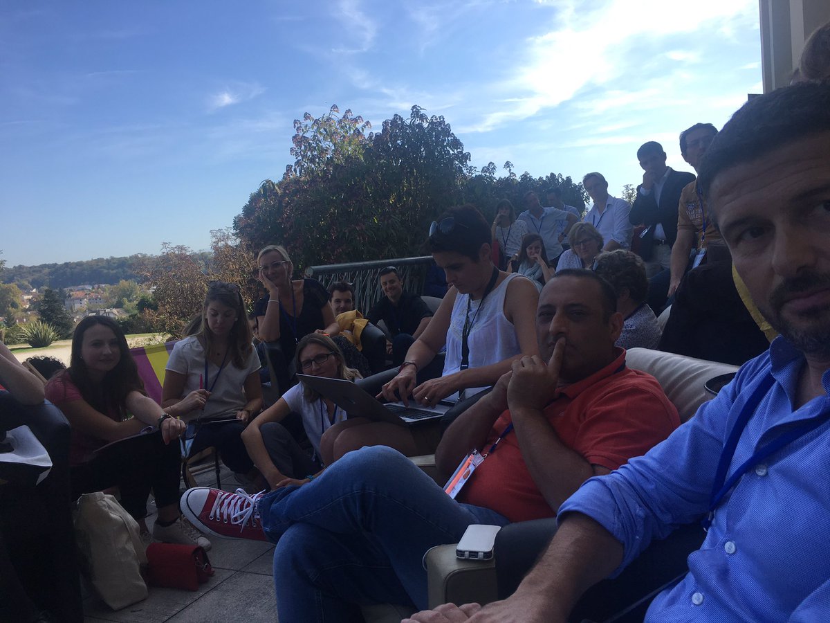 Grosse affluence à l'atelier en plein air "faut-il fermer le site Internet?"