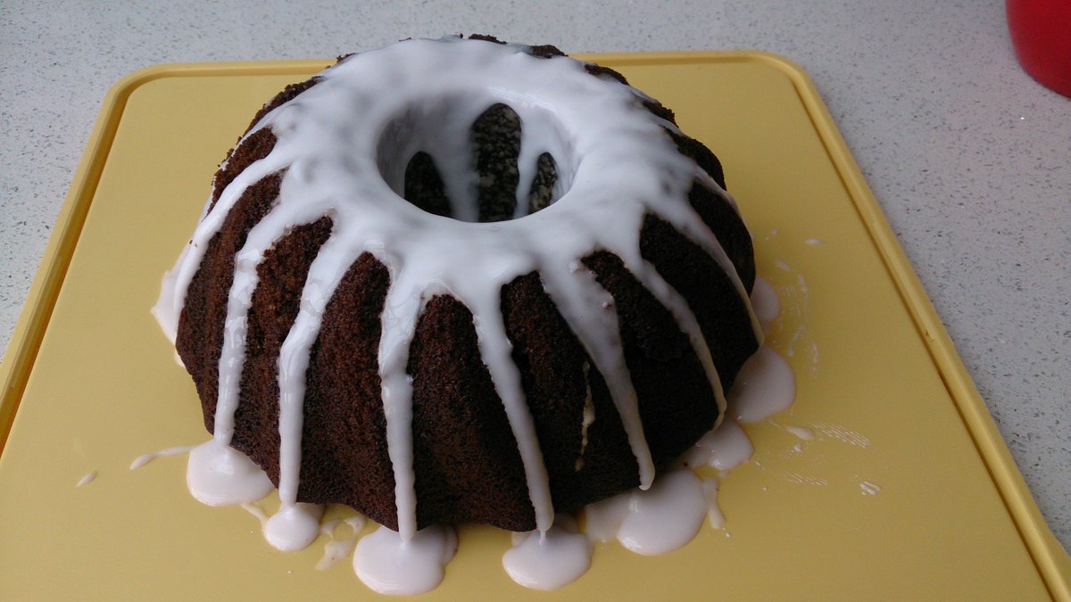 elainesavage400's tweet photo. @bakerdays chocolate bundt cake #MondayMotivation #bdbake #NationalBakingWeek https://t.co/35EHswKZPK