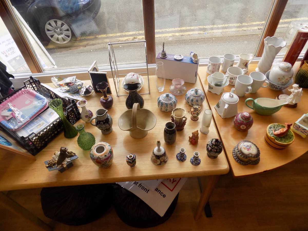 garnsychanHQ's tweet image. Come on down to our Charity shop at, 55 Stanley Road, NP4 7LH, Garndiffaith.
Or contact us on: 01495 774453.
We also have some FREE bread!!!