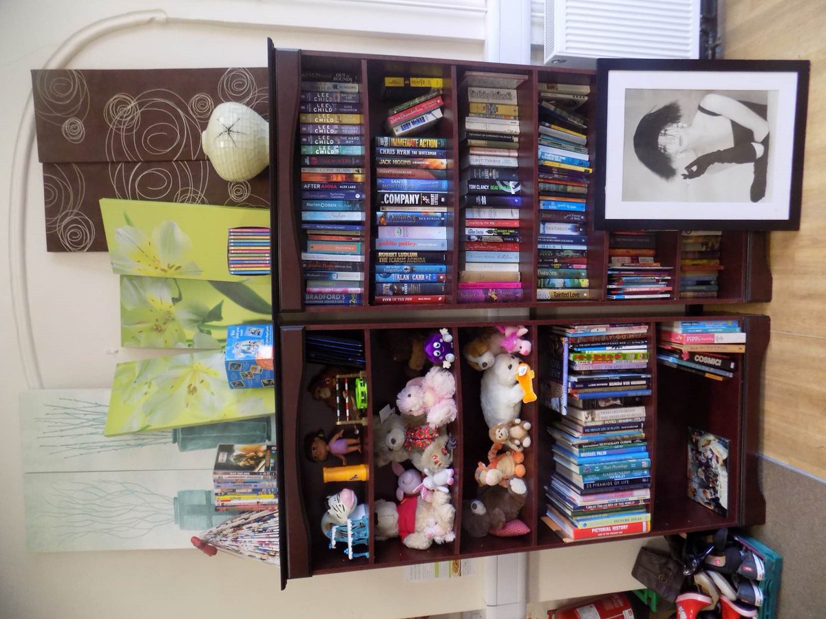 garnsychanHQ's tweet image. Come on down to our Charity shop at, 55 Stanley Road, NP4 7LH, Garndiffaith.
Or contact us on: 01495 774453.
We also have some FREE bread!!!