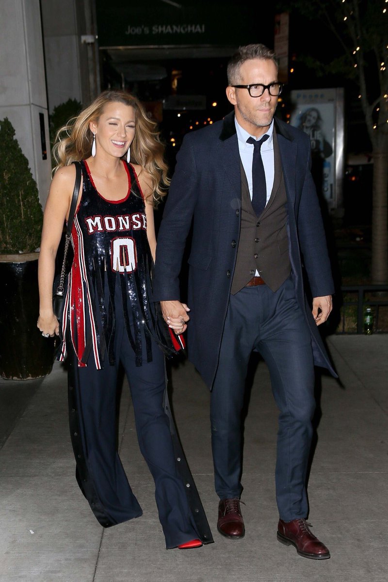 ClassySassySwag's tweet photo. Ryan Reynolds &amp; Blake Lively are goals 😍
#couplegoals #couplegoal #coupleshare #RelationshipGoals #relationships #relationshiptips #StyleTip https://t.co/FdC5UeVPrf
