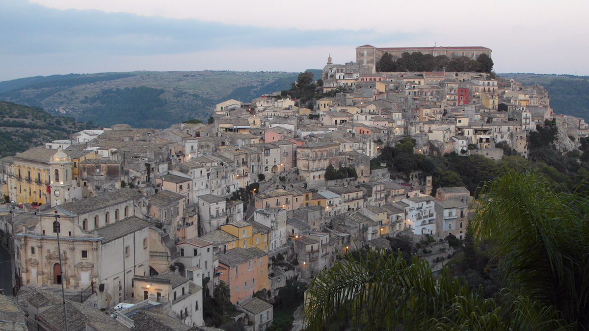 burns1_karen's tweet photo. Ragusa World Heritage Site -365 steps to the top #gymfree yippeee https://t.co/zyVBrkLydm