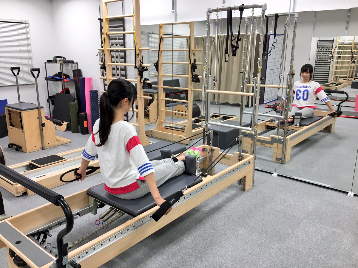ME_Ai303's tweet photo. #BEFORT さんで #ピラティス day👯‍♂️

2週間ぶりだったんだけど、トレーニングはやっぱり楽しい😊✨

キツイ時もあるけど、目的のためなら頑張れる✊🏻✨
お家でもやってみよーっと💫💫 https://t.co/9aZVae9fUc