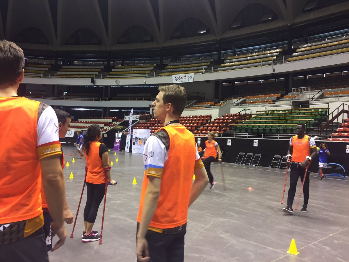 BlachierCynthia's tweet photo. Ca s'échauffe pour le foot béquille ! #sport2job #teamsqli https://t.co/zbm8xSVfLn