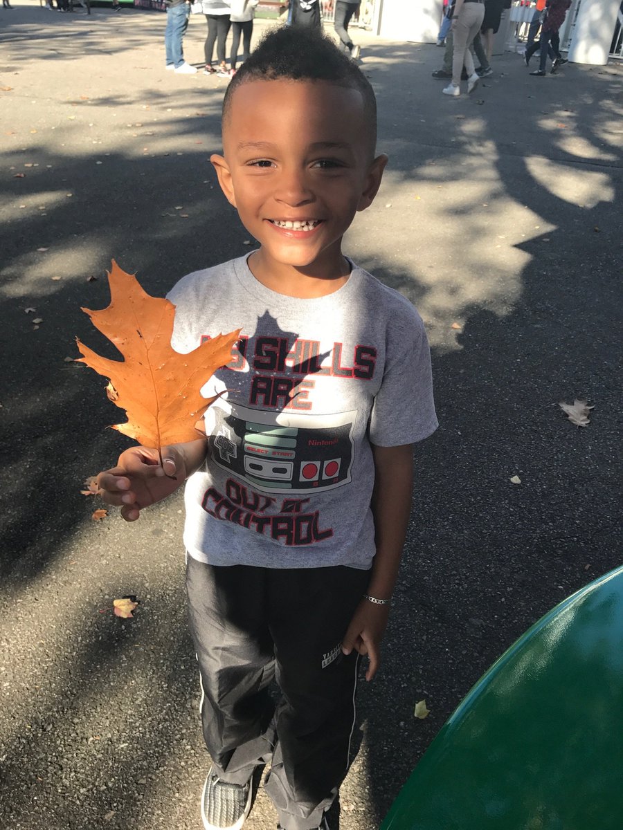 jaydenawest's tweet photo. Great day with my family @CanobieLakePark #screeemfest https://t.co/3nlmaKnyh3