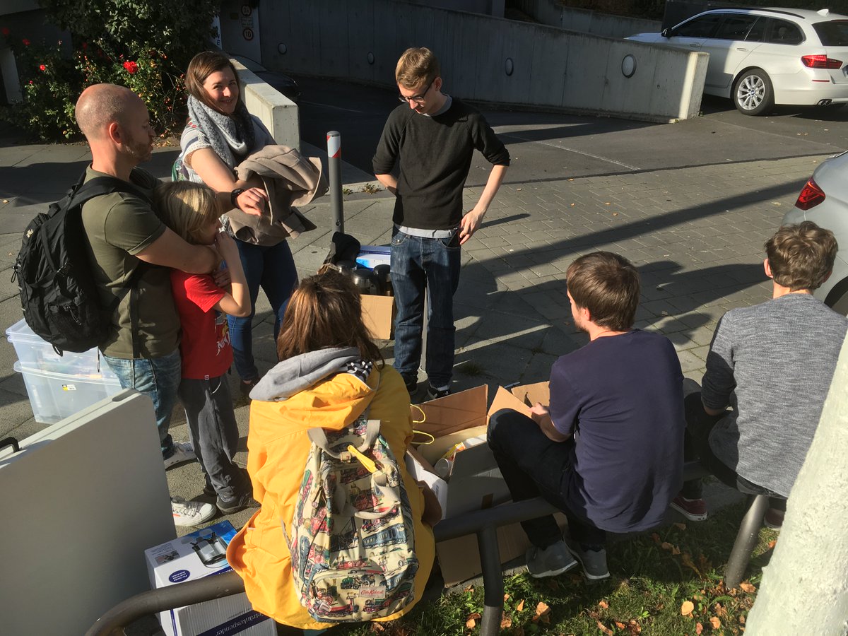 Bp74K's tweet photo. Fab day with uni students in #frankfurt Free coffee, good chats, flyering @hafenkirche @redeemercol @RMPioneer #kostenloskafe #gummibaerchen https://t.co/KPGe5UJiUL