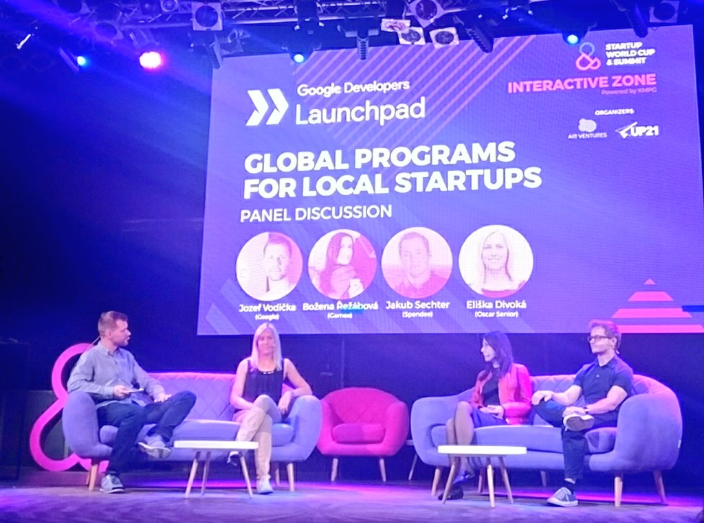 Swapcard's tweet photo. Now at #InteractiveZone ! Listen to @jozefvodicka from @googledevs  introduce this panel ! https://t.co/RtYW3qrYYU