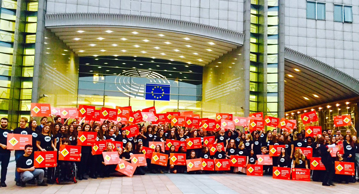emilywigens's tweet photo. 👀 Look out for @ONECampaign Youth Ambassadors 🙌 in @Europarl_EN today to ask MEPs to back aid increases 📈 in #EUbudget 

👫👭👬👭👫👭👭👫👭👬👭👬👬 https://t.co/cotTDZhfr0