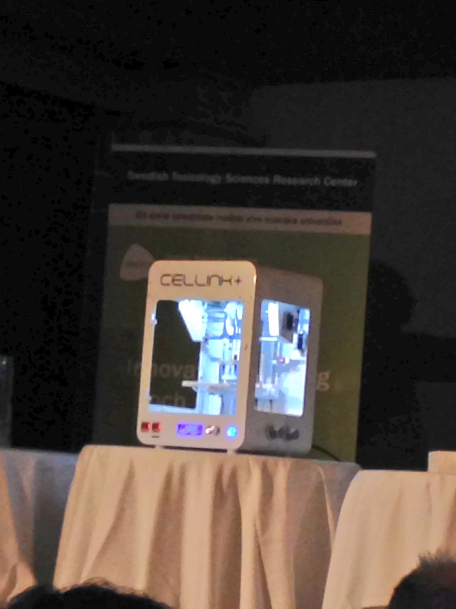 CamillaBjorkbom's tweet image. Detta är en 3D-skrivare från @CELLINK3D som skriver ut mänskliga vävnader och på sikt organ. #nyametoder