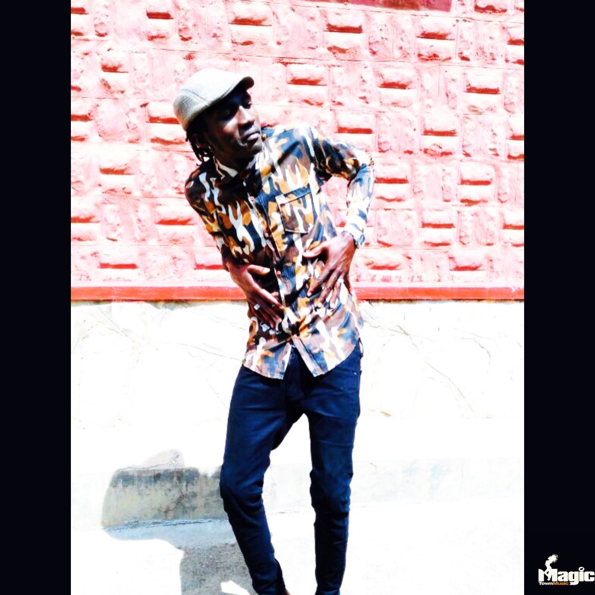 ZizaBafanaUg's tweet photo. That moment when your feeling ddi tune right inside....🕺🏾🕺🏾 
Guess which song it is..😜😜

    #NameIt ____

Magic Town Music #MTM https://t.co/ZX1deXyzUc