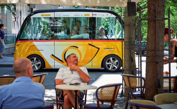 jestatweets's tweet photo. Autonome #Postautos kurven weiter und länger durch #Sion https://t.co/qAJwY1iJ9h via @computerworldch @PostAuto @valaiswallis https://t.co/dfyP3vF4As