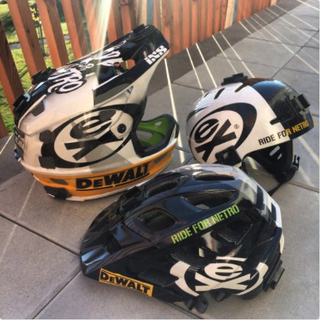 ExtremeOfficial's tweet photo. Nice and clean! @TomasZejda's helmet painted by the @thevisualdrop! @DEWALTtough #dewalttough #helmet #mtb #rider https://t.co/nSM4yYwtCv