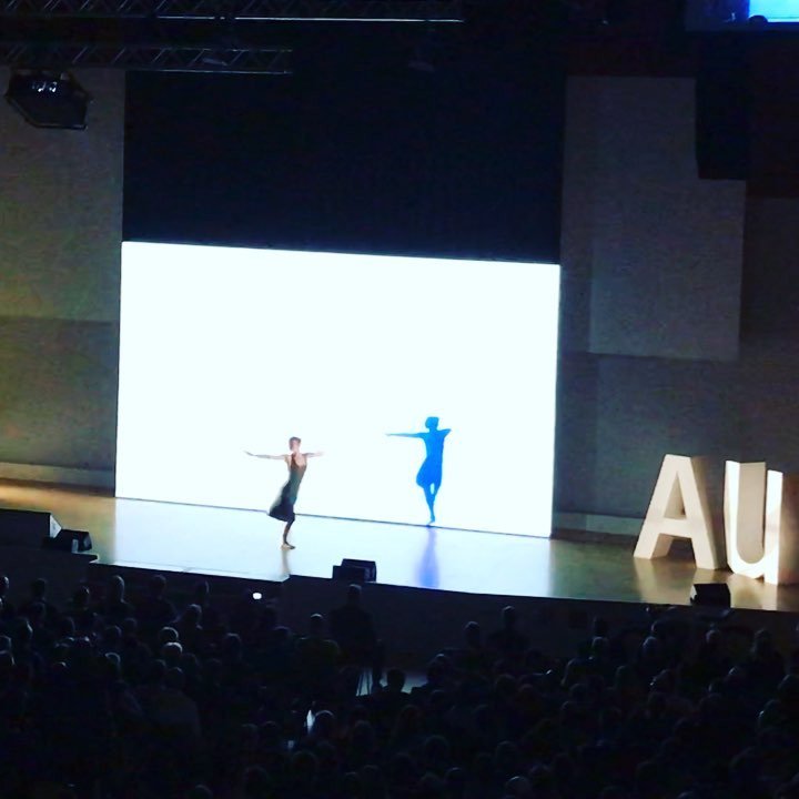 contelos's tweet photo. Die Show beginnt 👍. #autodeskuniversity2017 #contelosistdabei #anotherkindofblue https://t.co/V6Dzt05qzk