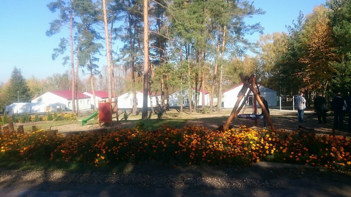 michalsnobr's tweet photo. Musím se pochlubit realizací #ZRUP (modulární stavby), kterou spoluvlastním. Nenechte se ale mýlit, nejde o rekreační resort ale o věznici 😀 https://t.co/tvkvaxaSDb