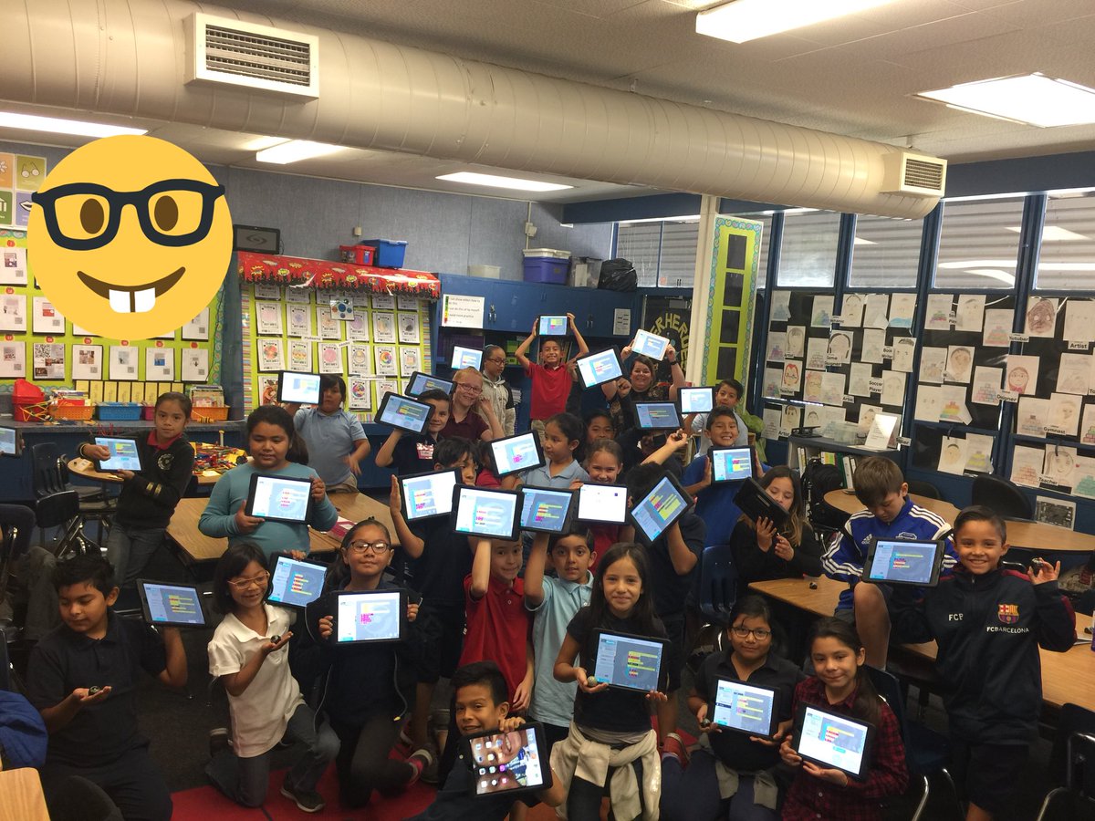 oh_aeri's tweet photo. Coding with Ozobots got my 3rd graders excited! @annkozma723 @RichmanRocks #fsdlearns #FsdRichman https://t.co/yshziDbWeh