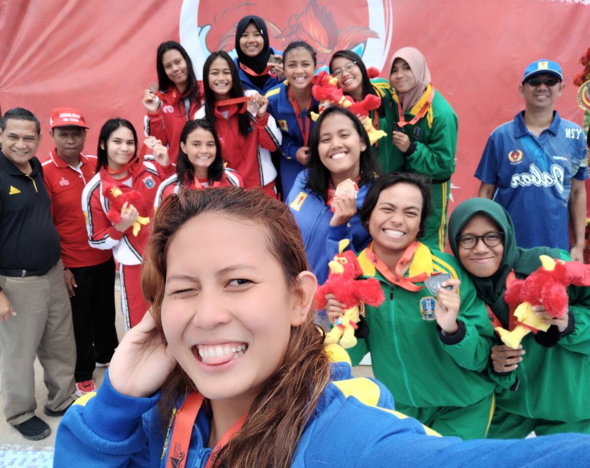 akuatikid's tweet photo. Hasil #pomnas2017 renang 4x100 estafet gaya ganti putri:
1. Jabar (Muthia Rachmawati,
Yuniarti Sani,Olivia Fernandez,Raina Saumi Grahana) https://t.co/E2TU2P7Mk0