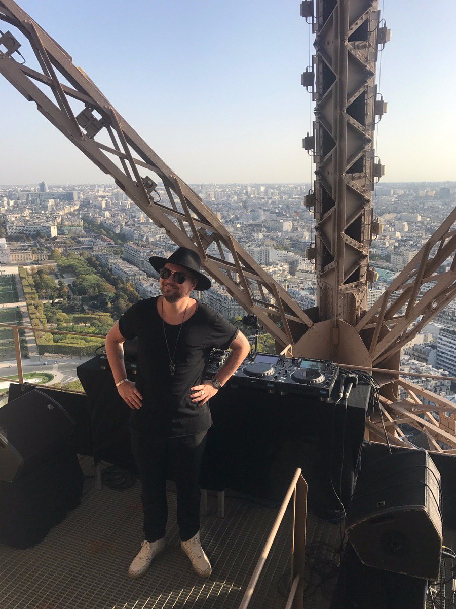 residentadvisor's tweet photo. .@kolschofficial played a set in the Eiffel Tower last night for @CercleMusic 🇫🇷 https://t.co/4Ljy4EytfX